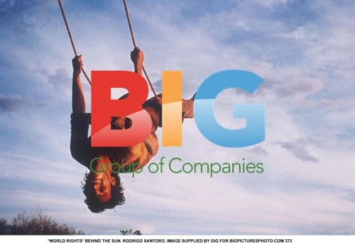 RODRIGO SANTORO in "Behind the Sun"