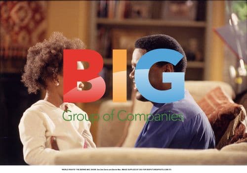 Dee Dee Davis and Bernie Mac in The Bernie Mac Show