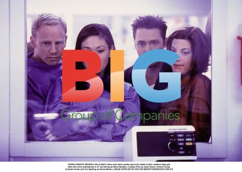 BEVERLY HILLS 90210 cast on set