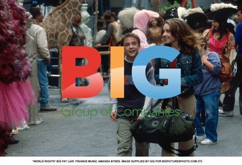 Frankie Muniz and Amanda Bynes in "Big Fat Liar"