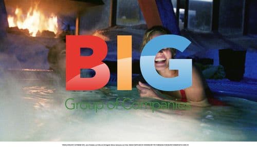 Jana Pallaske and Bridgette Wilson-Sampras in EXTREME OPS