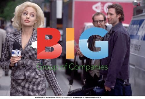 Angelina Jolie and Edward Burns on set