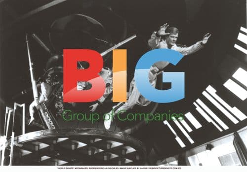 Roger Moore & Lois Chiles in Moonraker