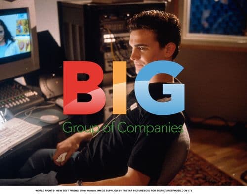 Oliver Hudson - New Best Friend