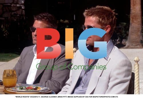 Clooney and Pitt on 'Ocean's 11' set