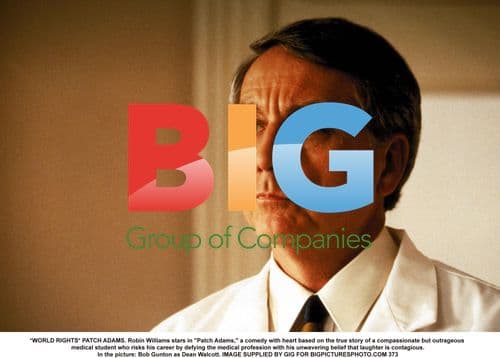 PATCH ADAMS: Robin Williams stars