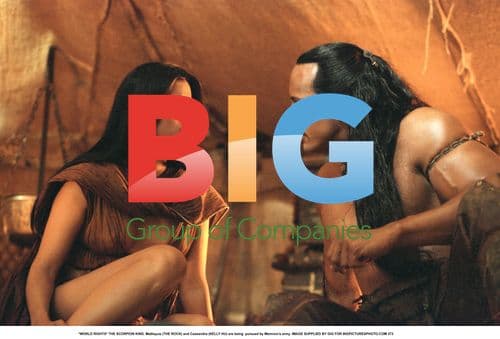 THE SCORPION KING - Mathayus and Cassandra pursued