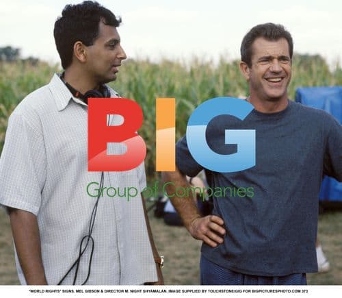Mel Gibson & M. Night Shyamalan on Set