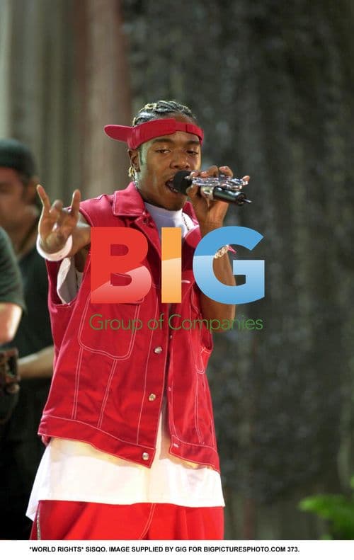 Sisqo in Red Top and Bandana