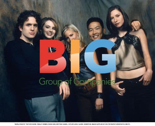 THAT 80'S SHOW cast photo