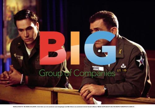 WE WERE SOLDIERS - Chris Klein and Mel Gibson