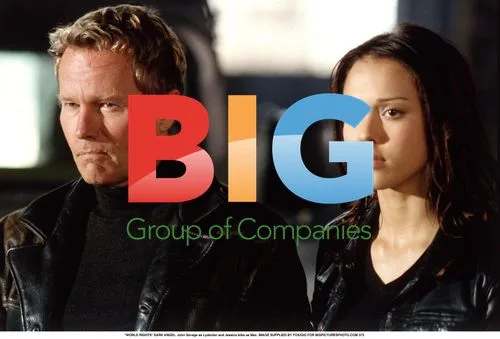 John Savage and Jessica Alba in 'Dark Angel'