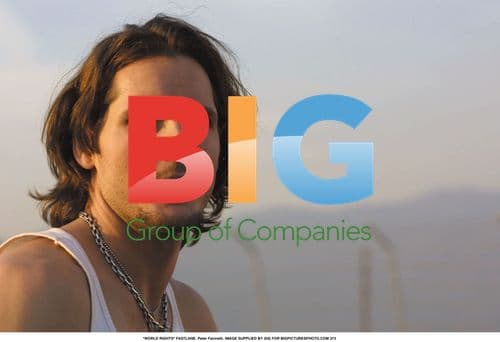 Peter Facinelli on Set