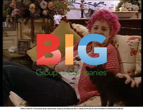 Taylor Swift leaves NYC apartment