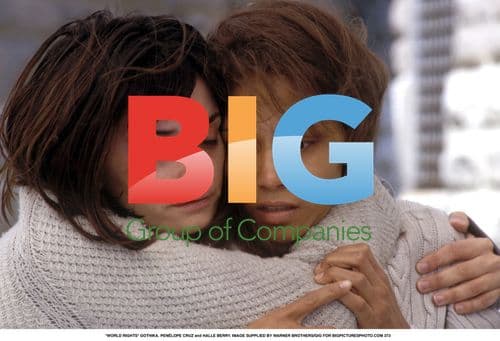 PENLOPE CRUZ and HALLE BERRY on GOTHIKA set