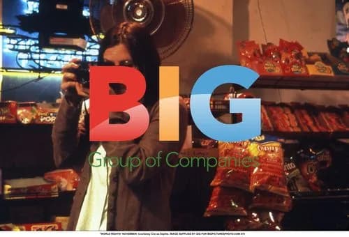 Courteney Cox as Sophie