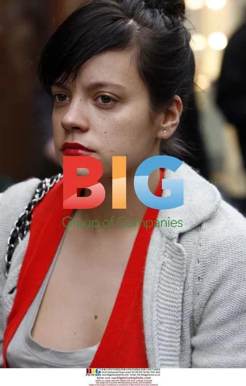 This image is subject to the following restriction in the UK only: EXCLUSIVE PICTURES FOR PAPERS ONLY - PICTURES FOR ONE USAGE ONLY FOR PUBLICATION FROM (21/03/2008) to (23/03/2008) :
WORLD RIGHTS - Singer Lily Allen had a busy day with breakfast at a local cafe with new man, Robertson Furze, before dropping him off at a recording studio. Lily then does what most girls want to do...treating herself to a trip to a beauty salon where she tries a few different shades of lipstick and other make up in Brora and then off to visit a friend...London, UK.
BYLINE PAUL CHESTERTON/CRAIG ROSS/LUKE MILLS
BIGPICTURESPHOTO.COM: 001/PC 001/CRR 001/LTM
USAGE OF THIS IMAGE IS CONDITIONAL UPON THE ACCEPTANCE OF BIG PICTURES, TERMS AND CONDITIONS, AVAILABLE AT WWW.BIGPICTURESPHOTO.COM