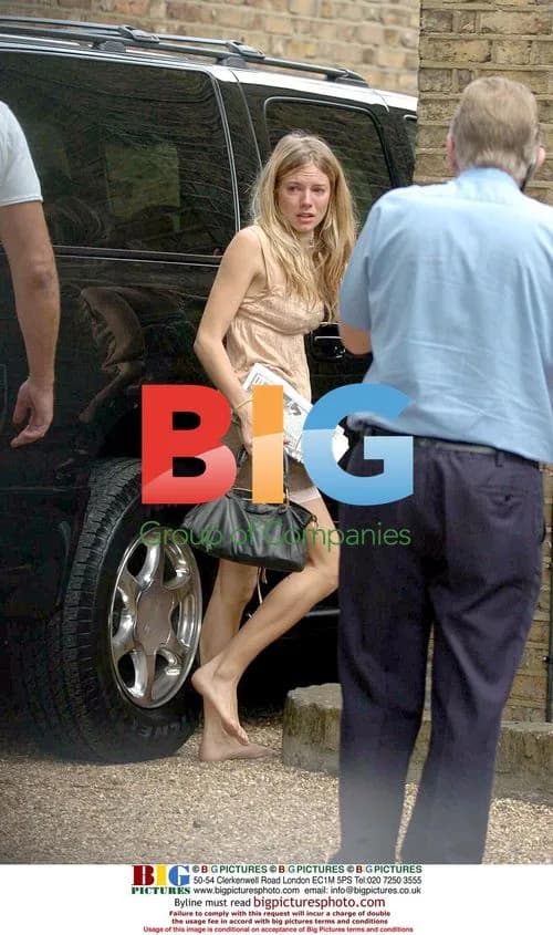Sienna Miller Returns to Jude Law's Home in Tears