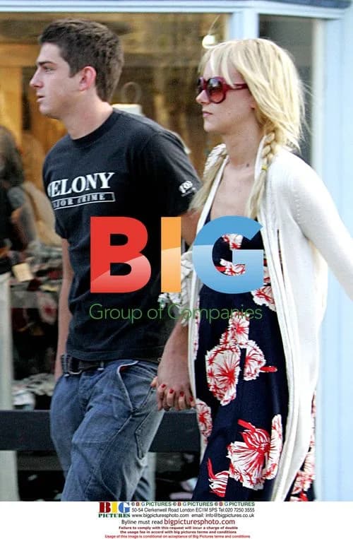 Kimberly Stewart and Talan Torriero Shopping in Malibu