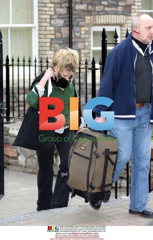 Billie Piper Leaving Cardiff Flat