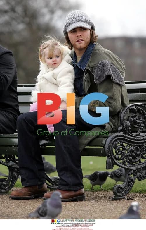 Brian McFadden with family in Hyde Park