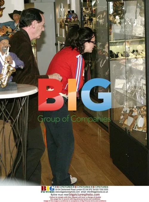 Britney Spears Visits LA Studio in Casual Outfit