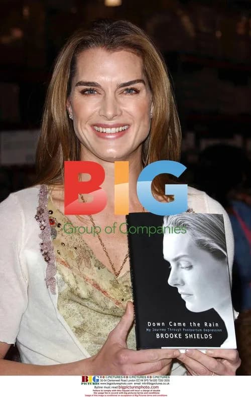 Brooke Shields signs book at Costco