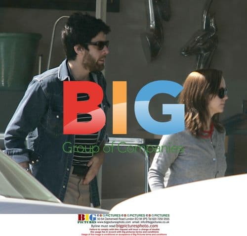 Christina Ricci goes shopping with fiancee