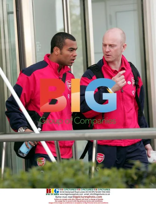 Arsenal squad depart for FA Cup semifinal
