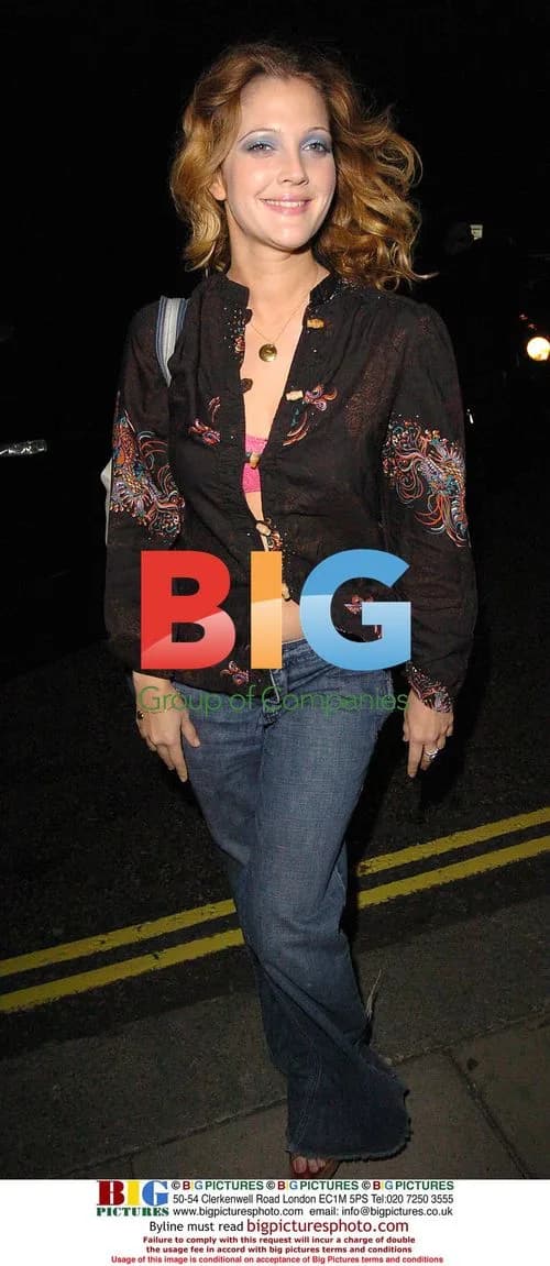 Drew Barrymore gives fingers up at Nobu