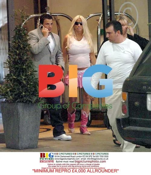 Pregnant Jordan with fiance Peter Andre