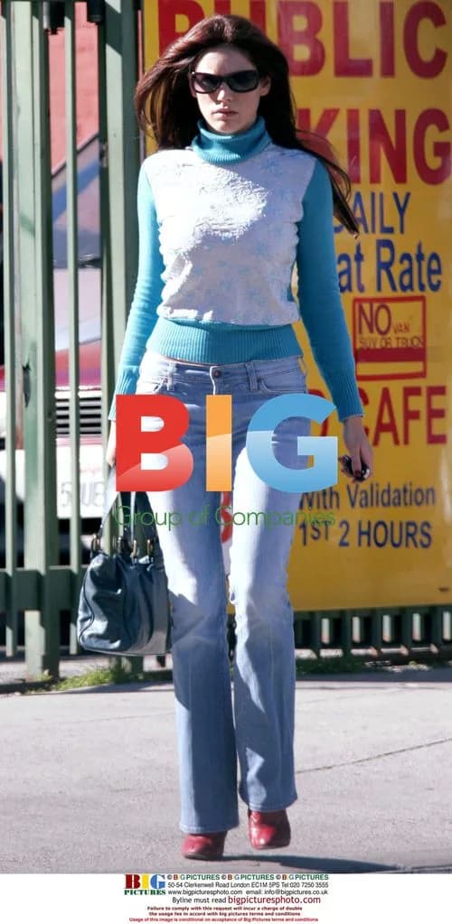 Kelly Brook Picks Nose While Shopping