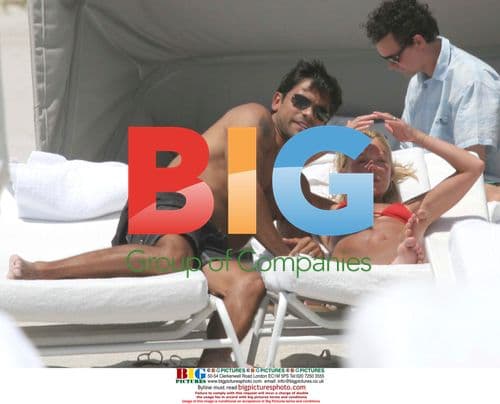 Kelly Ripa and Mark Consuelos on holiday