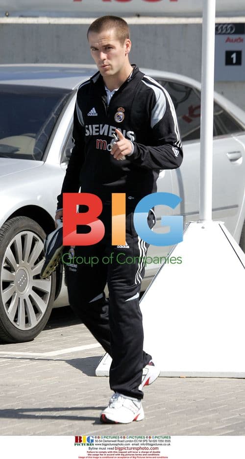 Michael Owen Leaves Real Madrid Training