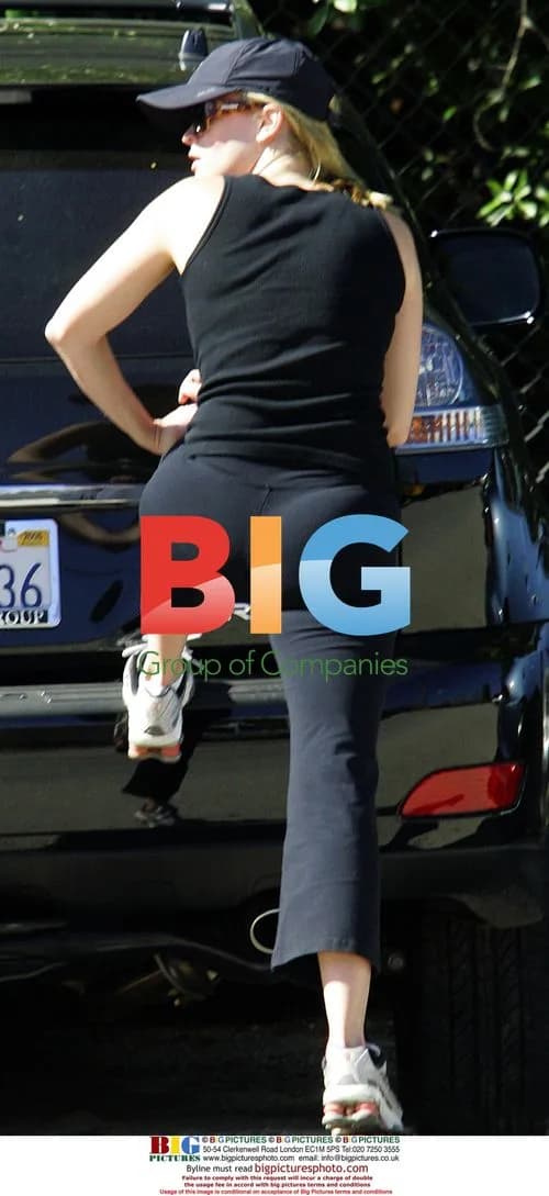 Reese Witherspoon Jogging