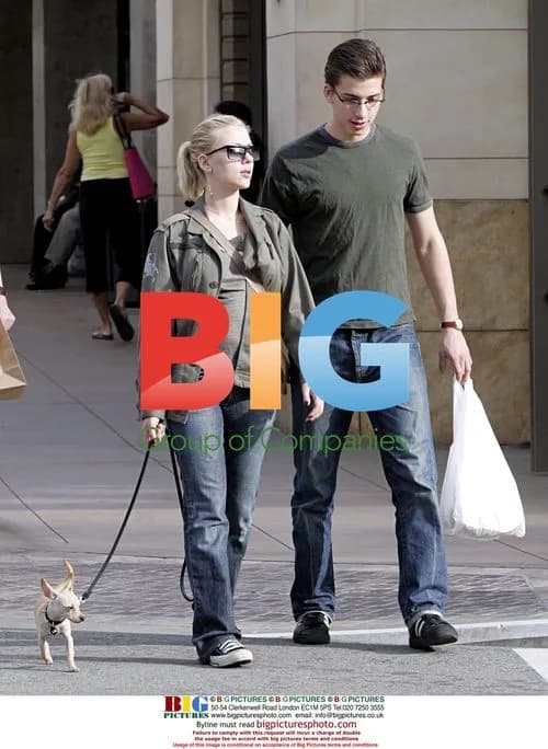 Scarlett Johansson shops with twin brother