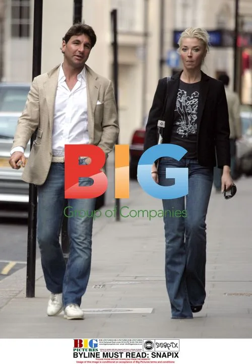 Tamara Beckwith strolling with boyfriend in London
