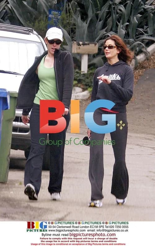 Teri Hatcher Takes Morning Walk