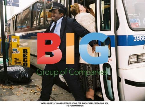 Cedric the Entertainer as Ralph Kramden in 'The Honeymooners'