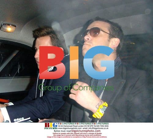 Robbie Williams & David Walliams Clubbing in London